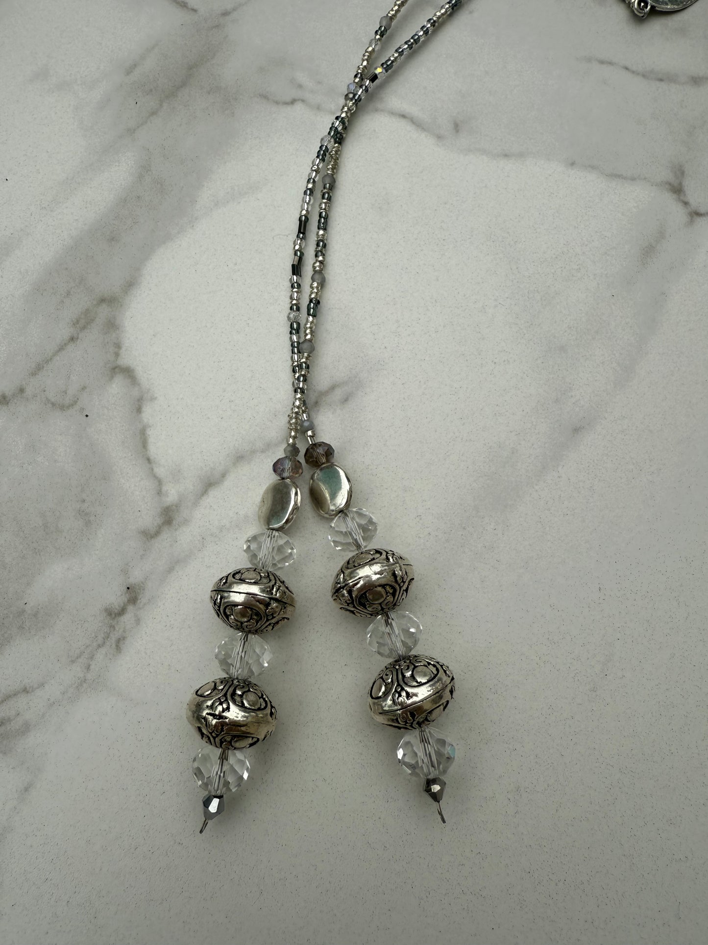 Collar plateado