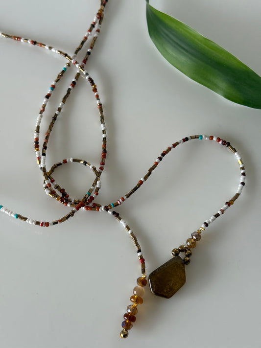 Collar en Mostacillas y Piedra Naturales