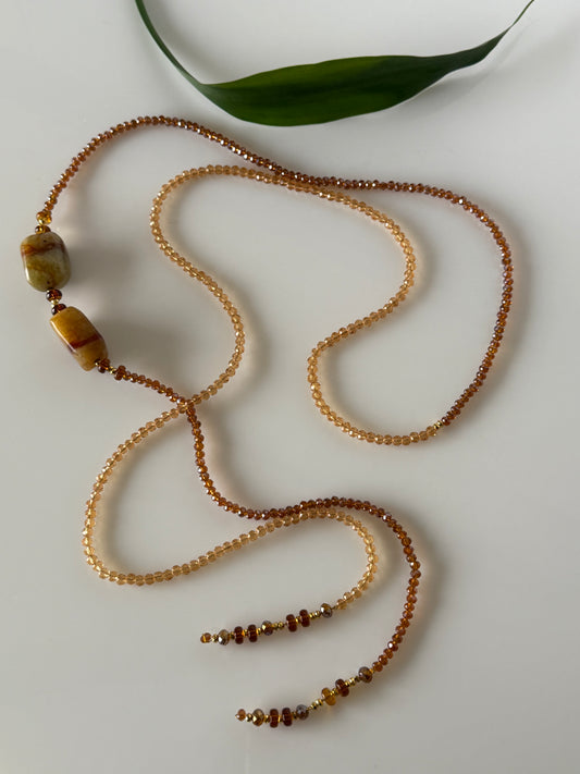 Collar en Cristales color Miel y Piedras Naturales