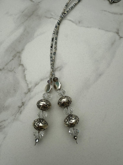 Collar plateado